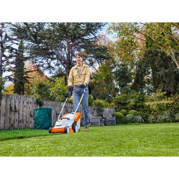 STIHL RMA 235 akkuruohonleikkuri, 33 cm, 36 V, 2 AK 20 -akkua