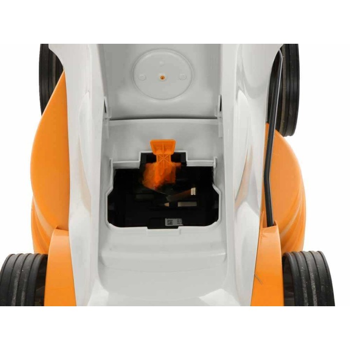 STIHL RMA 235 akkuruohonleikkuri, 36 V, 33 cm, AK 20 -akku ja laturi