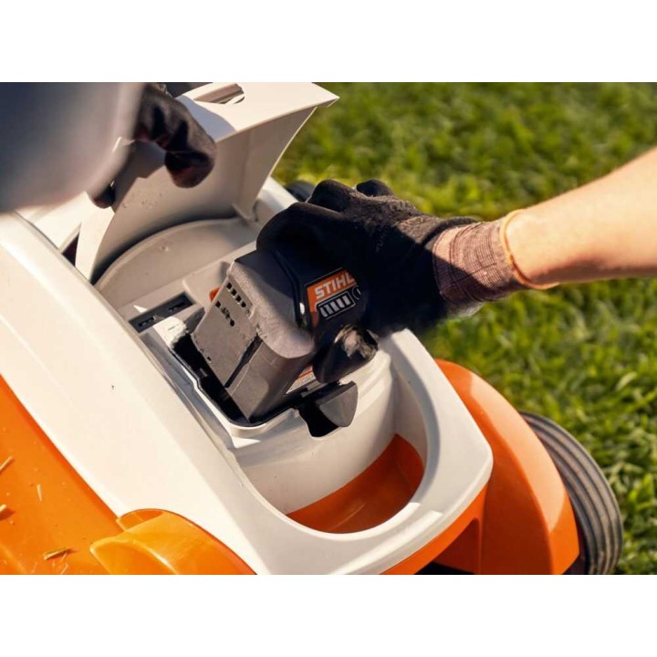 STIHL RMA 239 akkuruohonleikkuri, AK 20, 36 V, 4 Ah, 37 cm