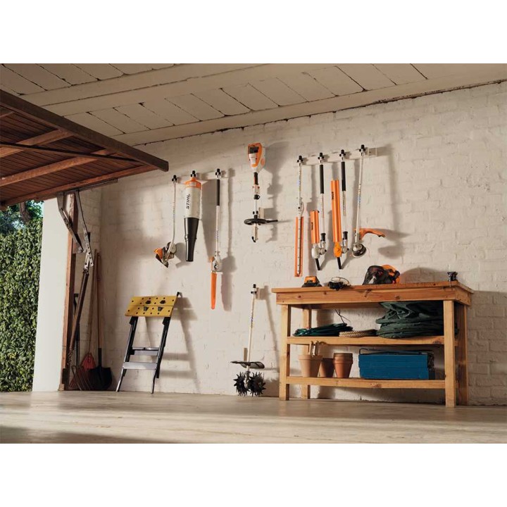 STIHL KMA 80 R akkukäyttöinen Kombi-moottori, AK 30 S 36 V 5 Ah -akku