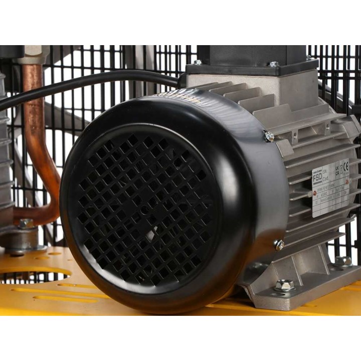 DeWalt DXCMB4T200HCE kolmivaiheinen kompressori, 200 l, 4 HP, 400 V