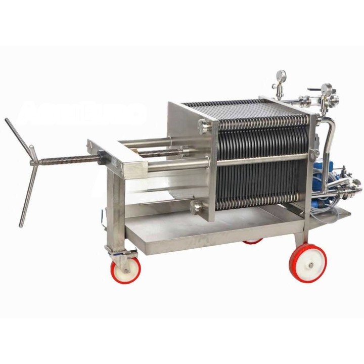 Enotecnica Pillan FC43 viinisuodatin, 30 levyä, 40 × 40 cm, 1,22 HP