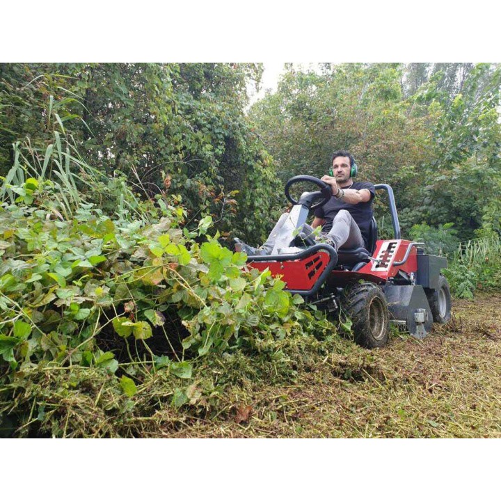 FOX 110 4WD traktorimallinen murskainleikkuri, 110 cm, 26 HP, hydrostaattinen neliveto