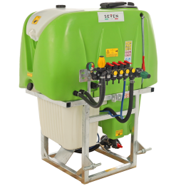 Seven Italy 600 l traktoriruisku Comet BP 75 68 l min 15 bar