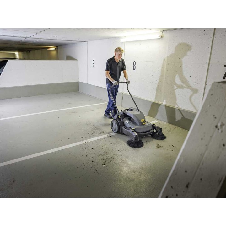 Kärcher KM 70/30 C Bp 2SB akkukäyttöinen lakaisukone, 98 cm, ilman akkua ja laturia