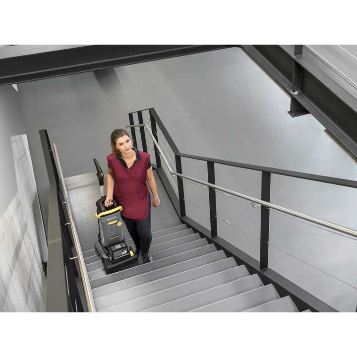 Karcher BR 30/4 C BP Pack akkukäyttöinen lattianpesukone, Professional, 30 cm, 36 V