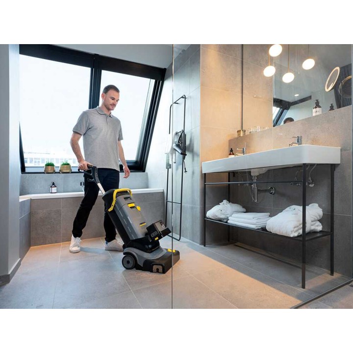 Karcher BR 30/4 C BP Pack akkukäyttöinen lattianpesukone, Professional, 30 cm, 36 V