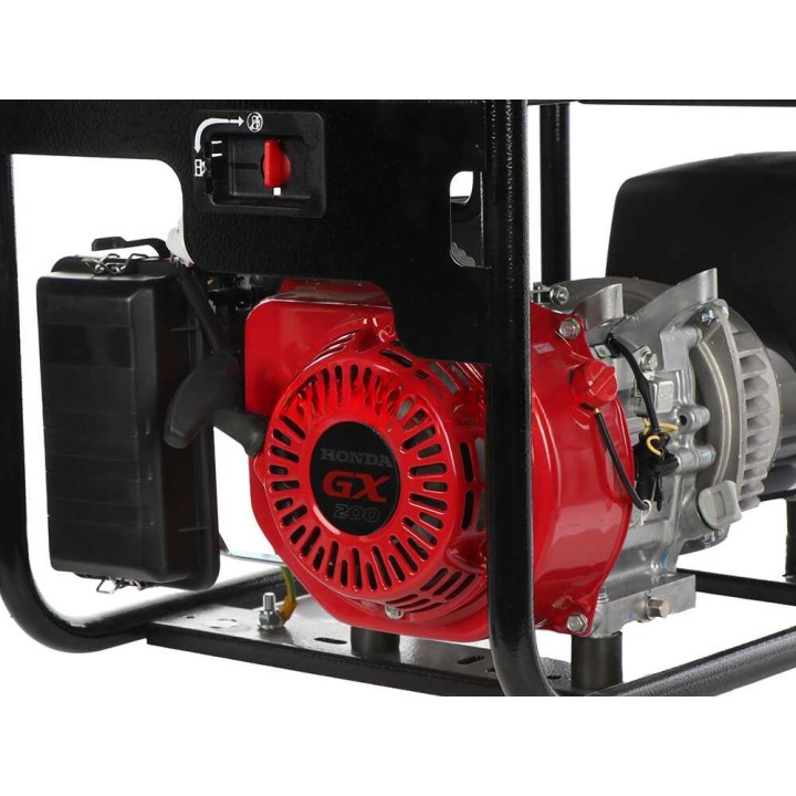 Pramac ES4000 bensiinikäyttöinen aggregaatti, 3,1 kW, 2,6 kW, yksivaiheinen