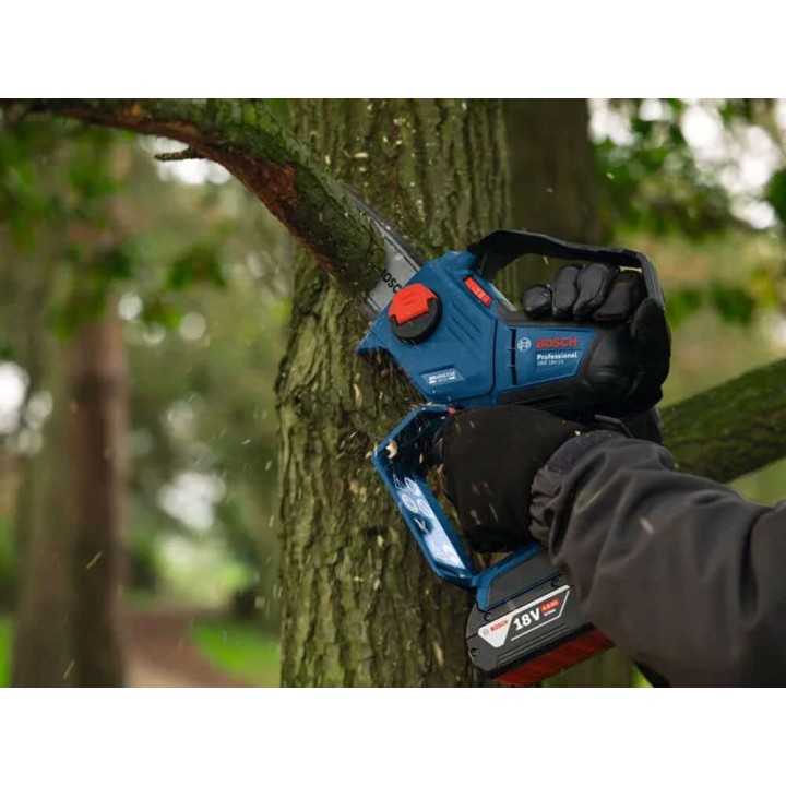 Bosch Professional GKE 18V-15 akkukäyttöinen oksasaha, 18 V, 4 Ah