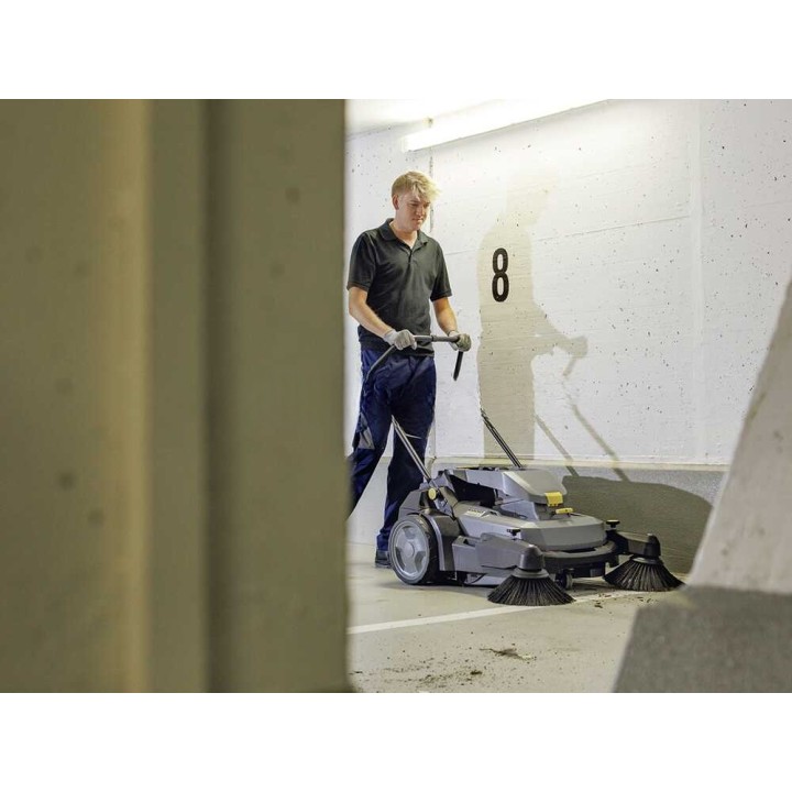 Karcher KM 70/30 C Bp 2SB akkukäyttöinen lakaisukone, 36 V, 98 cm