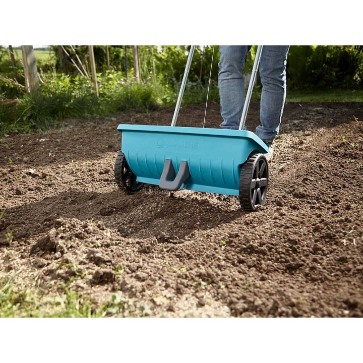 Gardena 432-20 työnnettävä levitin, 12,5 l, työleveys 45 cm