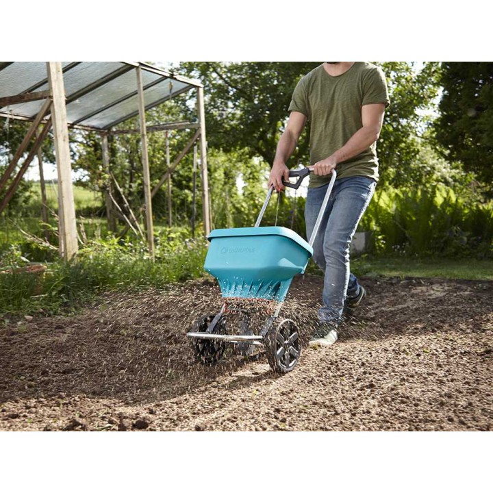 Gardena 436-20 XL työnnettävä lannoitteenlevitin, 18 l, 1,5–6 m