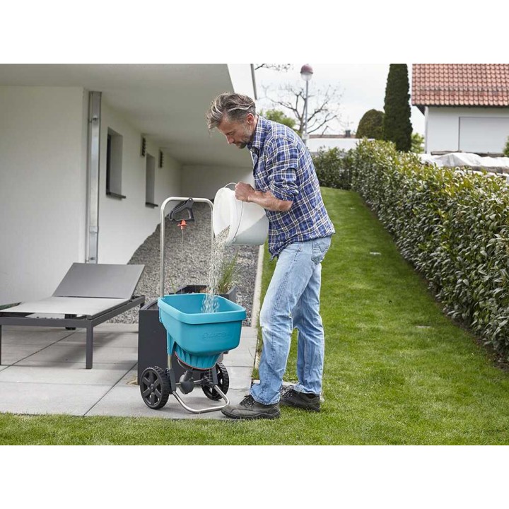 Gardena 436-20 XL työnnettävä lannoitteenlevitin, 18 l, 1,5–6 m