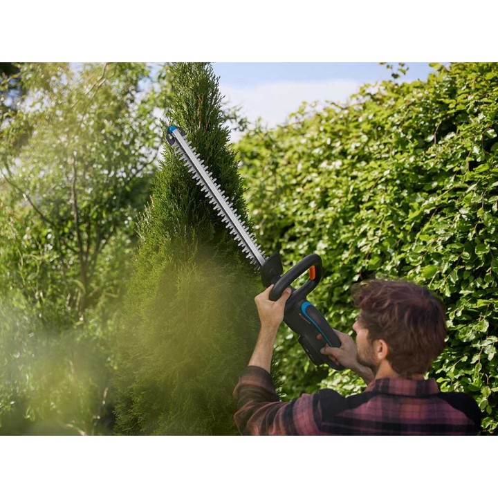 Gardena EasyCut 45/18V P4A akkukäyttöinen pensasleikkuri, 45 cm, 18 V, 2 Ah