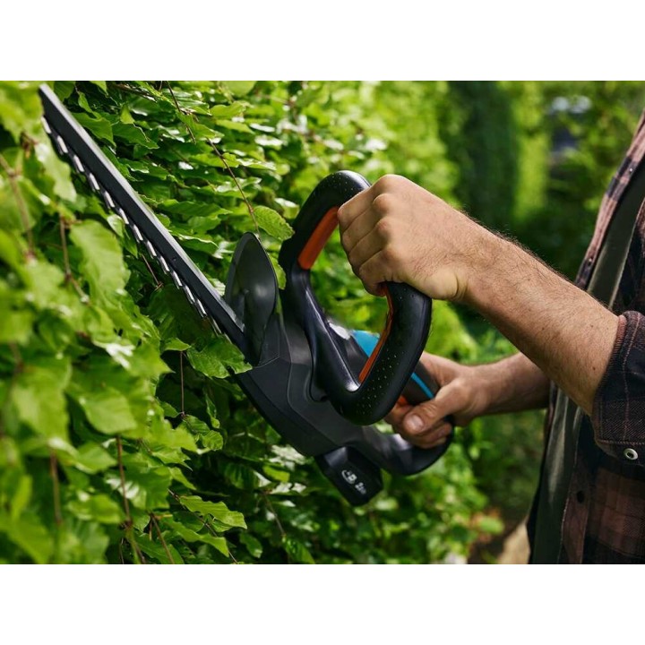 Gardena EasyCut 45/18V P4A akkukäyttöinen pensasleikkuri, 45 cm, 18 V, 2 Ah