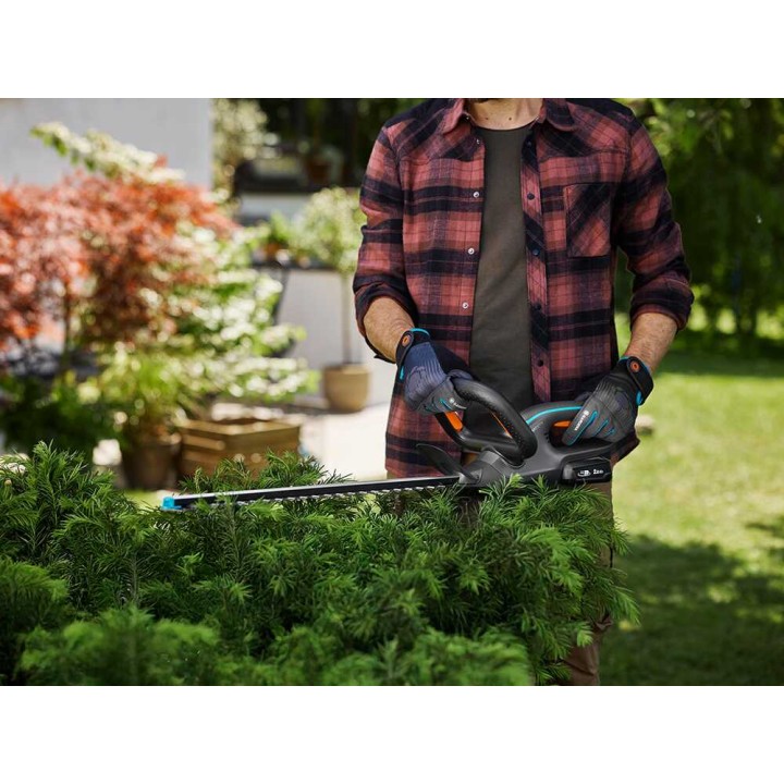 Gardena EasyCut 45/18V P4A akkukäyttöinen pensasleikkuri, 45 cm, 18 V, 2 Ah