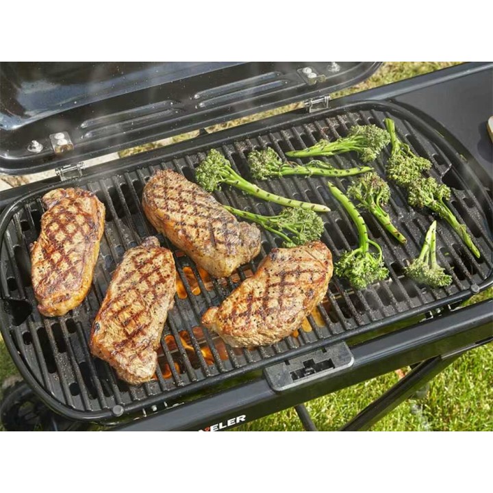 Weber Traveler 1501745 kannettava kaasugrilli, 3,8 kW, musta