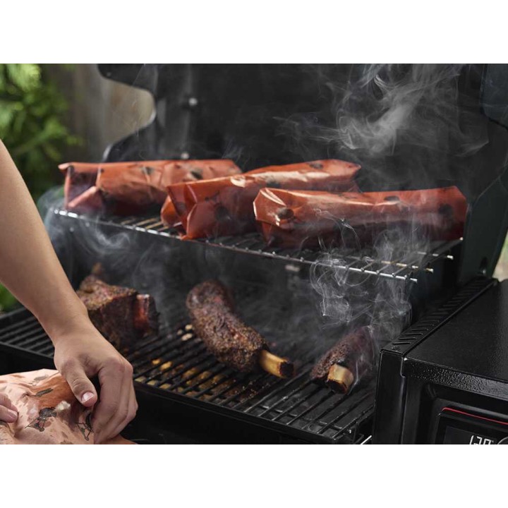 Weber Smoque pellettigrilli ja savustin, Wi-Fi, 56 × 45 cm