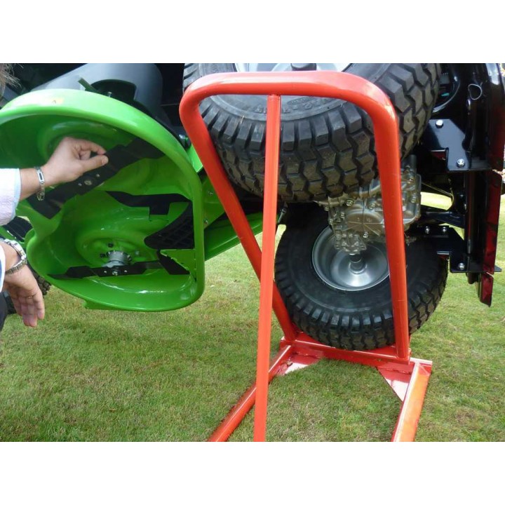 Hydraulinen nostin puutarhatraktoreille, 300 kg, 45° nostokulma