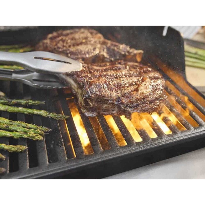Weber Spirit E-415 kaasugrilli, 4 poltinta, 8,21 kW, taittuvat sivutasot