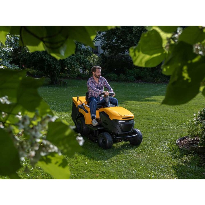 Stiga Estate 598e akkuruohonleikkuritraktori, 56 V / 40 Ah, 98 cm, keruu ja silppuaminen