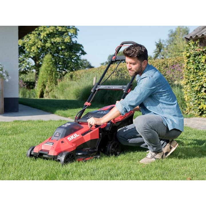 SKIL 0135 BA akkuruohonleikkuri, 38 cm, 2 × 20 V, 4 Ah