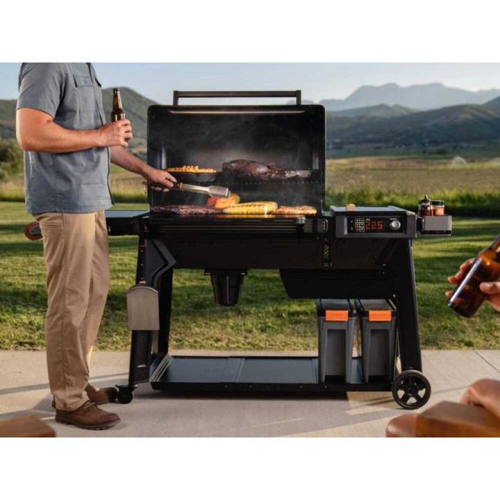Traeger Woodridge Pro pellettigrilli, Wi-Fi-ohjaus, 6 320 cm²