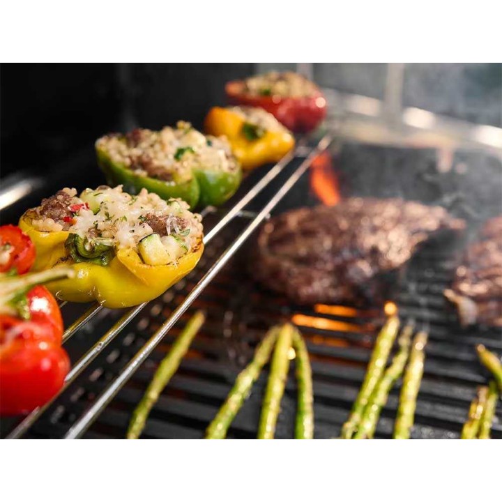 Weber Spirit EPX-435 kaasugrilli, 4 poltinta, 10,3 kW, sivukeitin