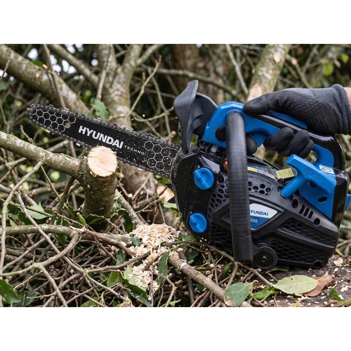 Hyundai CS2500-5-10 karsintasaha, 25 cm carving-terä, 25,4 cm³, 1 HP