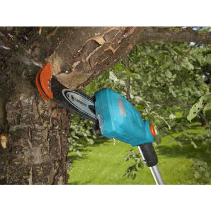Gardena TCS 720/20 sähköoksasahain teleskooppivarrella, 720 W, 20 cm