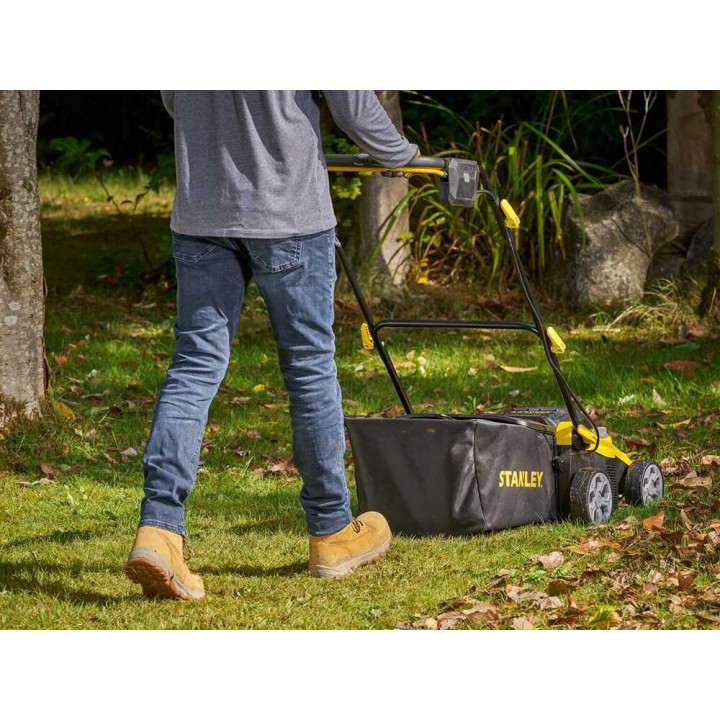 Stanley Fatmax SCOEP3801M2-QW akkukäyttöinen nurmikon ilmaaja, 38 cm, 2 × 18 V 4 Ah