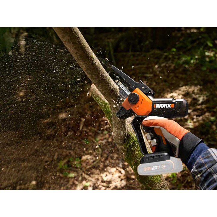 Worx WG326E akkuoksasaha jatkovarrella, 20 V, 4 Ah, 15 cm