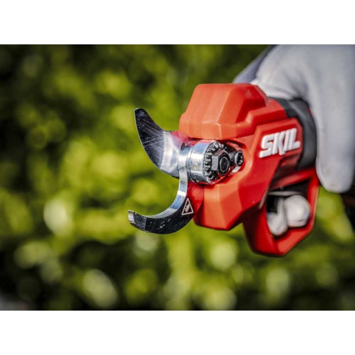 Skil 0620 CA akkukäyttöiset oksasakset, 28 mm, 20 V, 2,5 Ah