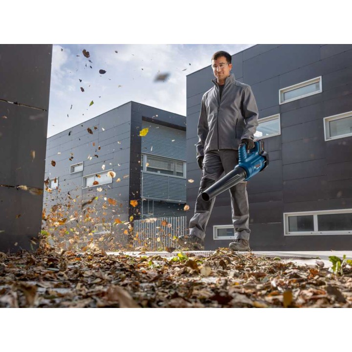 Bosch Professional GBL 18V-750 akkukäyttöinen puhallin, 18 V, 8 Ah akku ja pikalaturi