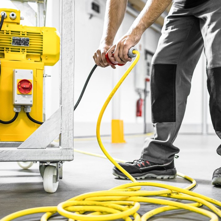 Ammattikäyttöön tarkoitettu jatkokaapeli 20 m, 400 V, 16 A, 2,5 mm²