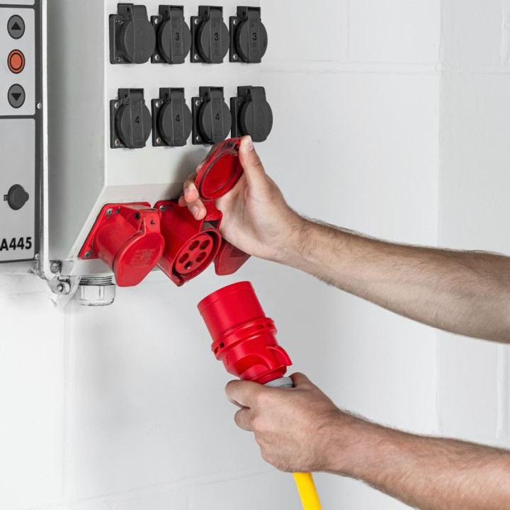 Ammattijatkokaapeli 20 m, 400 V, 32 A, 6 mm²