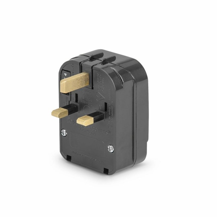 EU matka adapteri Britanniaan 230 V