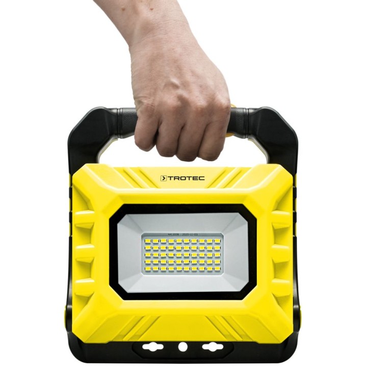 Akku-LED-työvalo PWLS 15-20V akulla ja laturilla