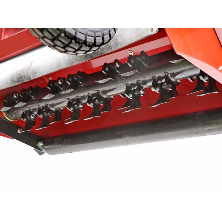 GeoTech Pro CFL160 traktorimurskain keruusäiliöllä, 160 cm, 35–40 HP