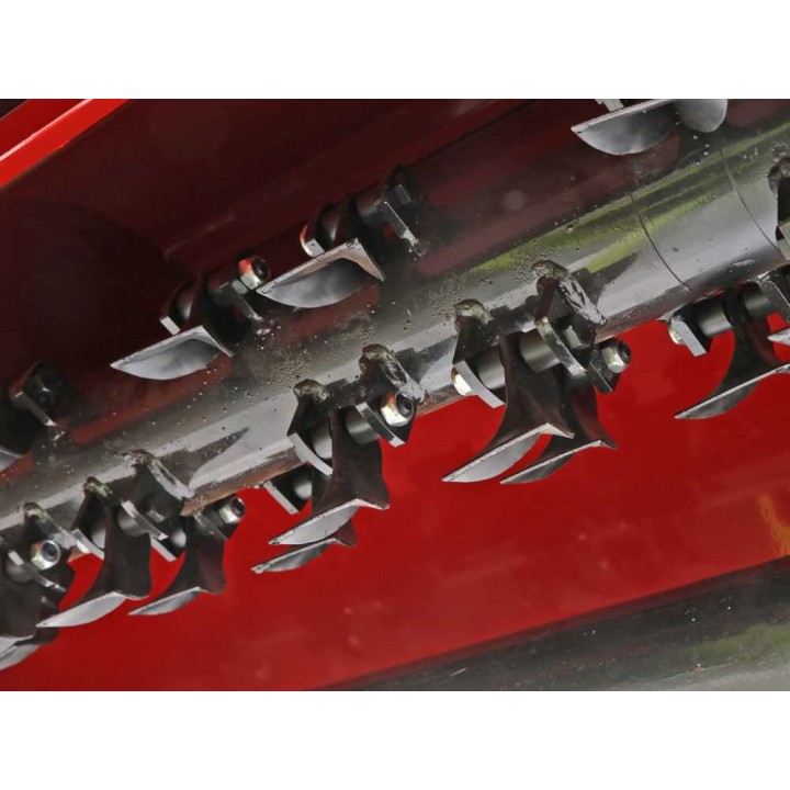 GeoTech Pro CFL160 traktorimurskain keruusäiliöllä, 160 cm, 35–40 HP