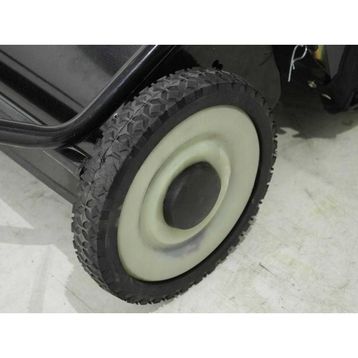 GeoTech 97 cm vedettävä keräävä harjalaite ajoleikkuriin, 340 l