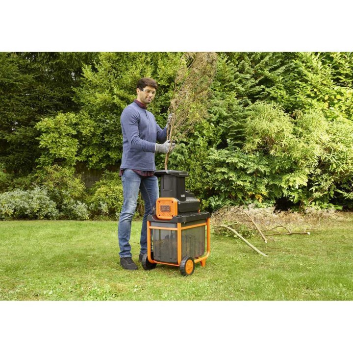 Black & Decker BEGAS5800-QS sähköinen oksasilppuri, 2 800 W, tela ja keräysastia