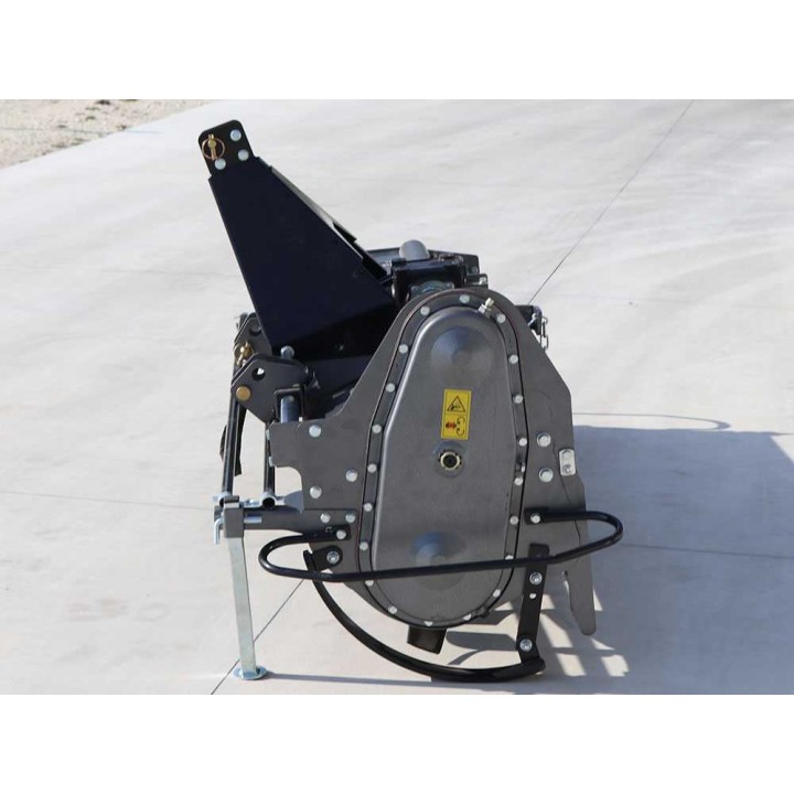 Blackstone BHTL-210 traktorijyrsin, hydraulinen sivusiirto, 210 cm, 55–60 HP