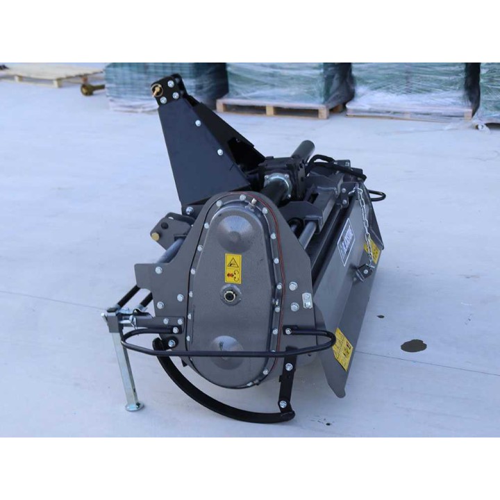 Blackstone BHTL-150 traktorijyrsin, hydraulinen sivusiirto, 150 cm