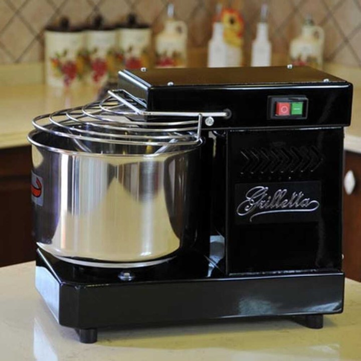 Famag Grilletta IM 5 230 spiraalitaikinakone 5 kg 370 W 230 V musta