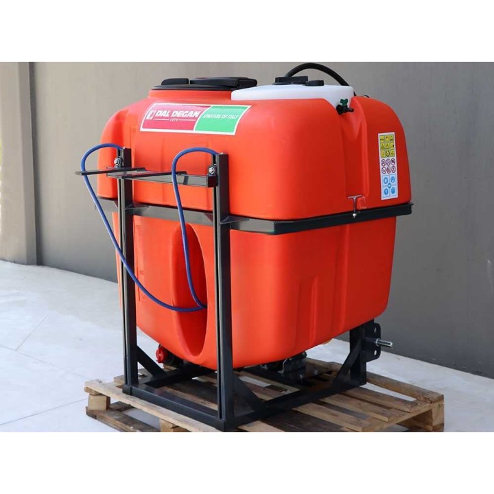 Dal Degan ILEO 400 traktorikäyttöinen ruiskutuslaite, YP70-pumppu, 400 l, 70 l/min