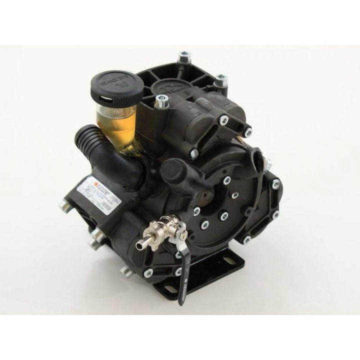 Comet APS 51 traktorikäyttöinen kalvopumppu, 50,7 l/min, 40 bar, 5,2 HP