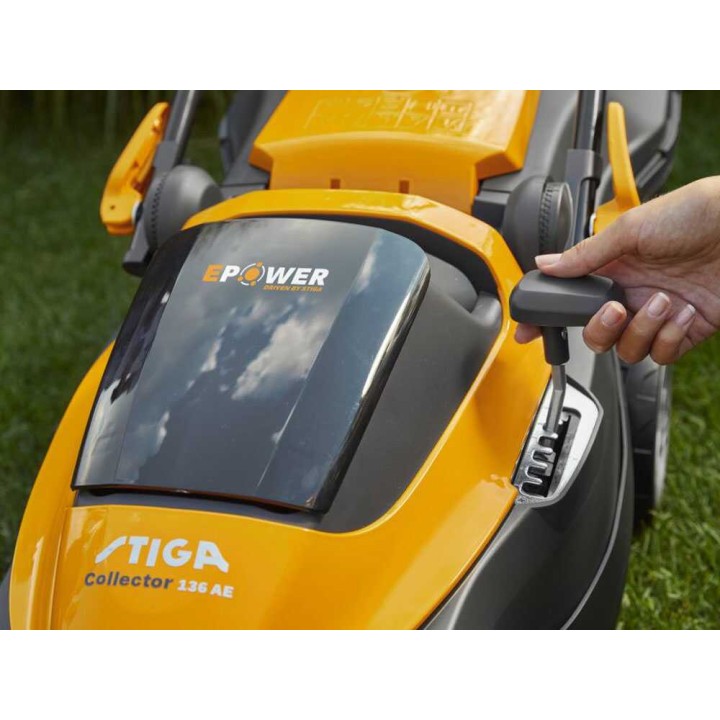 Stiga Collector 136 AE Kit akkuruohonleikkuri, 34 cm, 2 × 20 V / 2,0 Ah