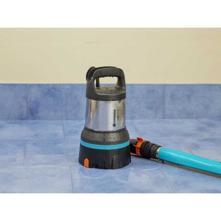 Gardena 11000 Aquasensor uppopumppu kirkkaalle vedelle, 450 W, 11 000 l/h
