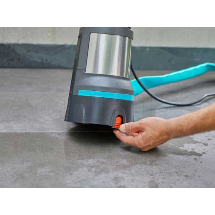 Gardena 11000 Aquasensor uppopumppu kirkkaalle vedelle, 450 W, 11 000 l/h